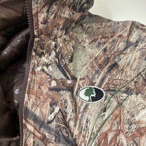 Mossy oak camo Jacket with Tree Logo